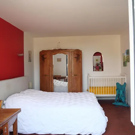 Maison De Independante Avec Jardin, Bbq, Ping-pong Et Petite Piscine, Adaptee Pour Enfants - Fr-1-410-134